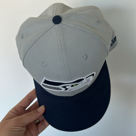 Seattle Seahawks Hat Cap New Era Size 7 1/2 Fitted Gray Blue NFL 59Fifty - Picture 3 of 5